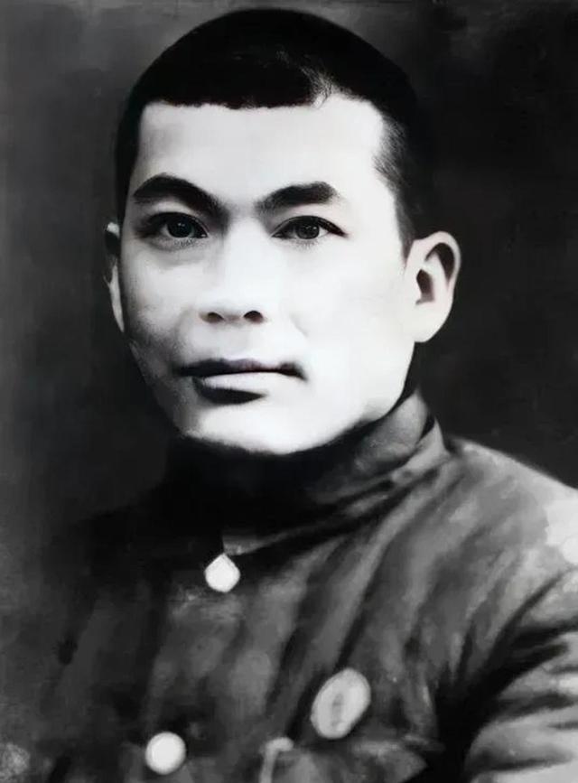1941年，牛子龙杀掉了军统豫站站长，没过多久，上级请他喝酒，想借机除掉他，牛子