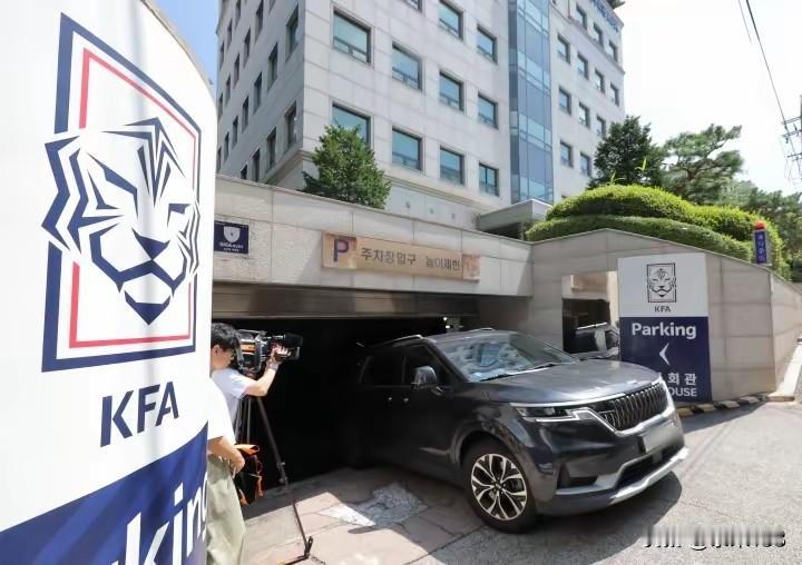 相比金钱贿赂，韩国足协用“性贿赂”裁判及外国足协人员，这算一种“性价比”挺高的方