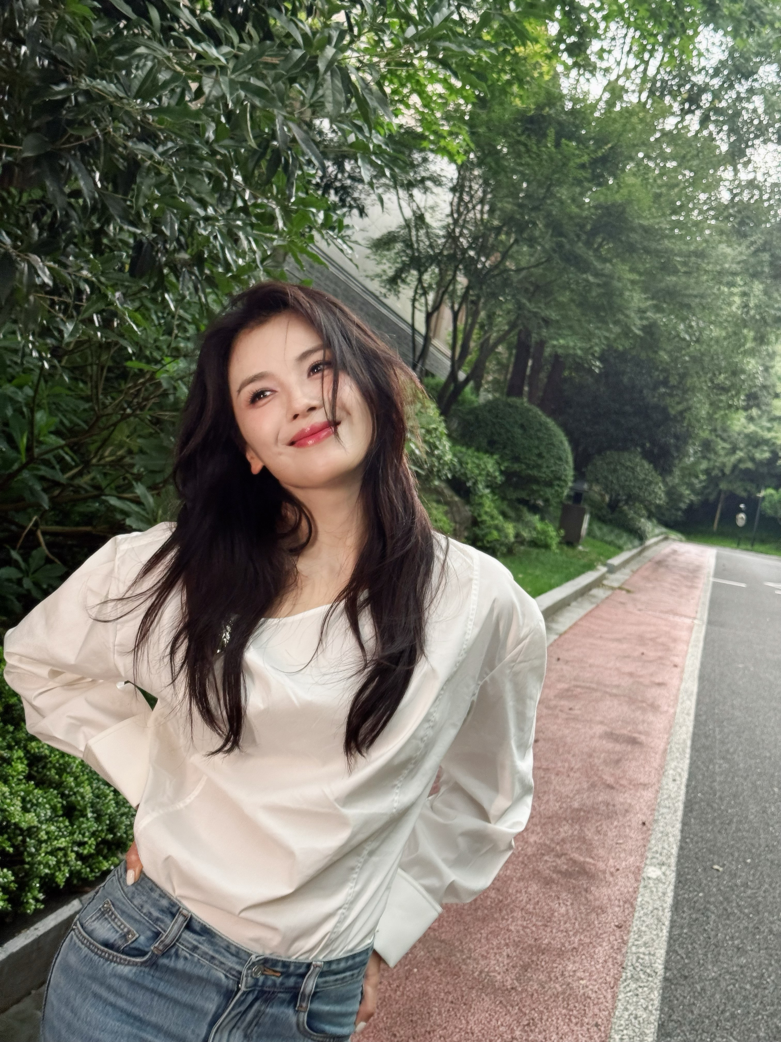 刘涛今天的live图四十七岁还是明媚成这样～如何呢[老师