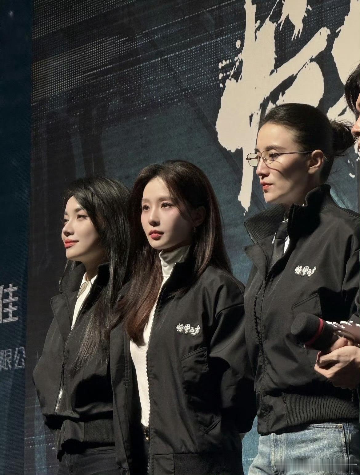 刘诗诗惊蛰无声线下路演，这个状态也太好了吧，好嫩！太适合怼脸拍了诗幂