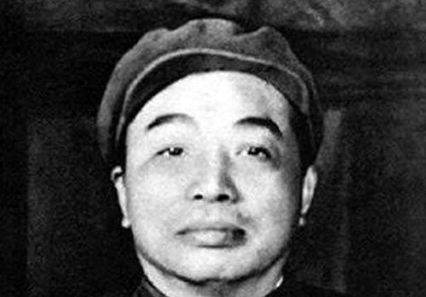 1977年，在中央众多老同志的努力下，在四川待了十几年的邓华终于回到了部队，华国