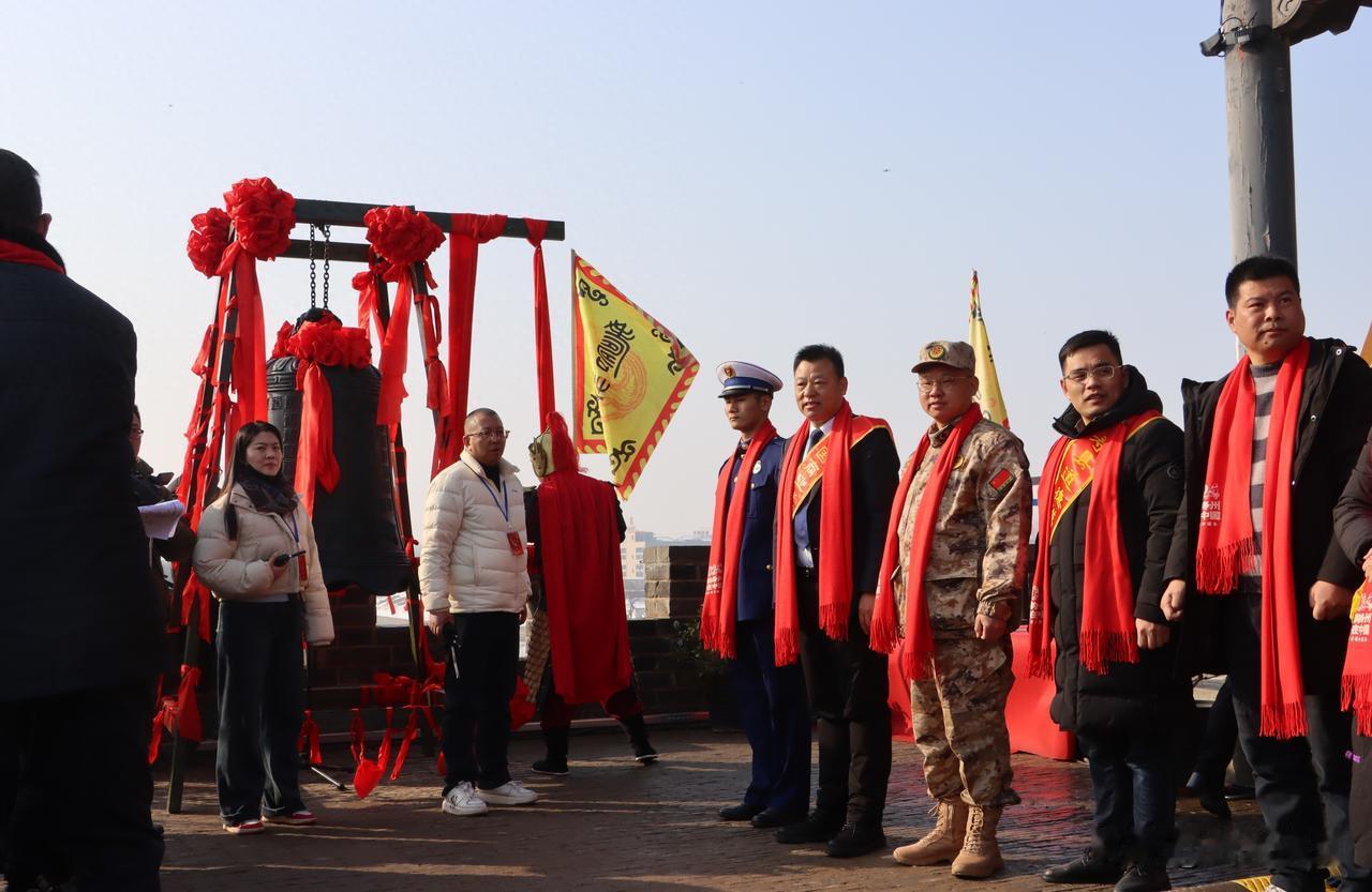 阿里生态里最赚钱的10家公司，不是卖货的也不是做AI的，而是专给阿里“修工具”的