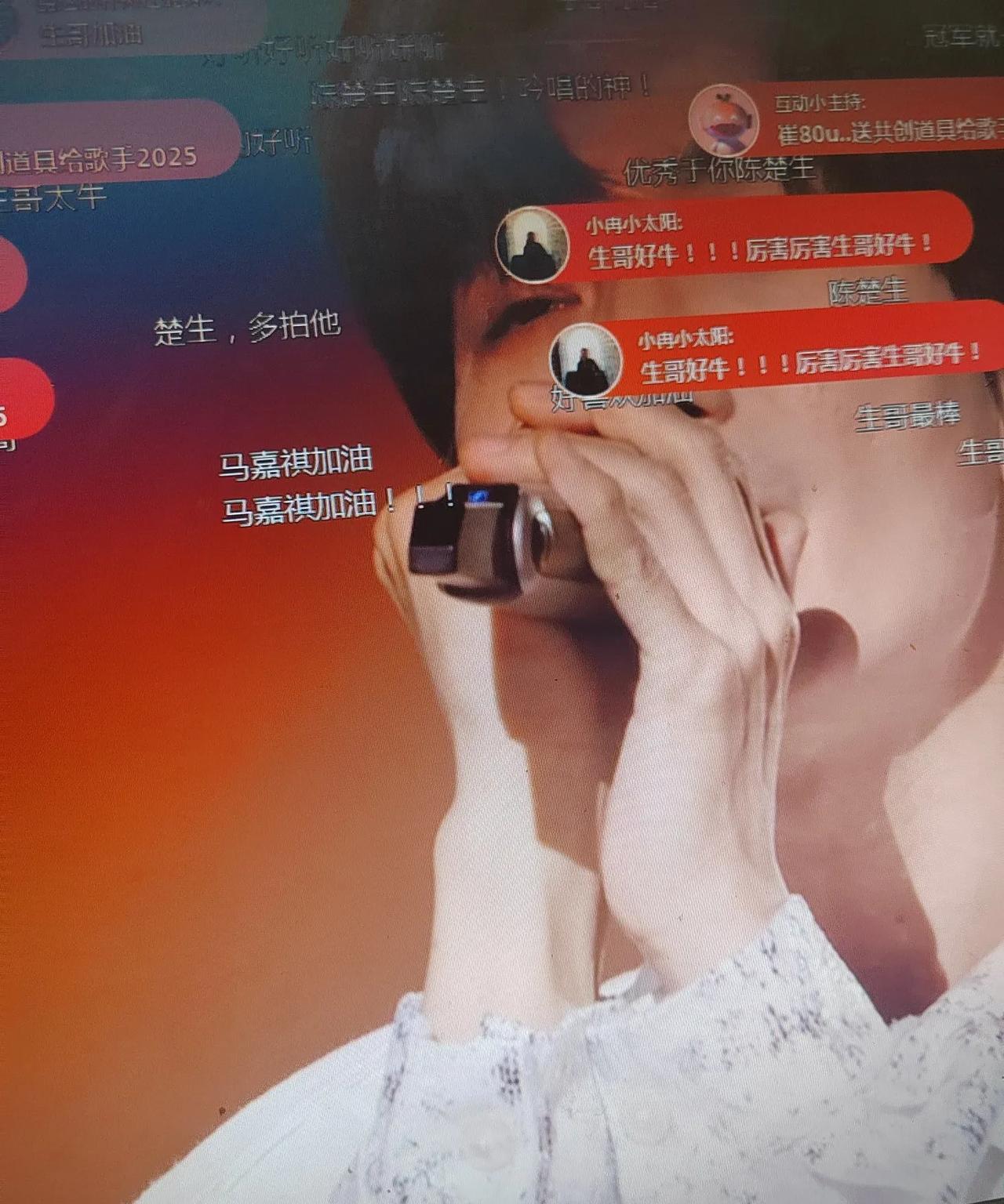 说句实话，陈楚生的这一首《用什么把你留住》比上一首《将进酒》好太多。1.情感人