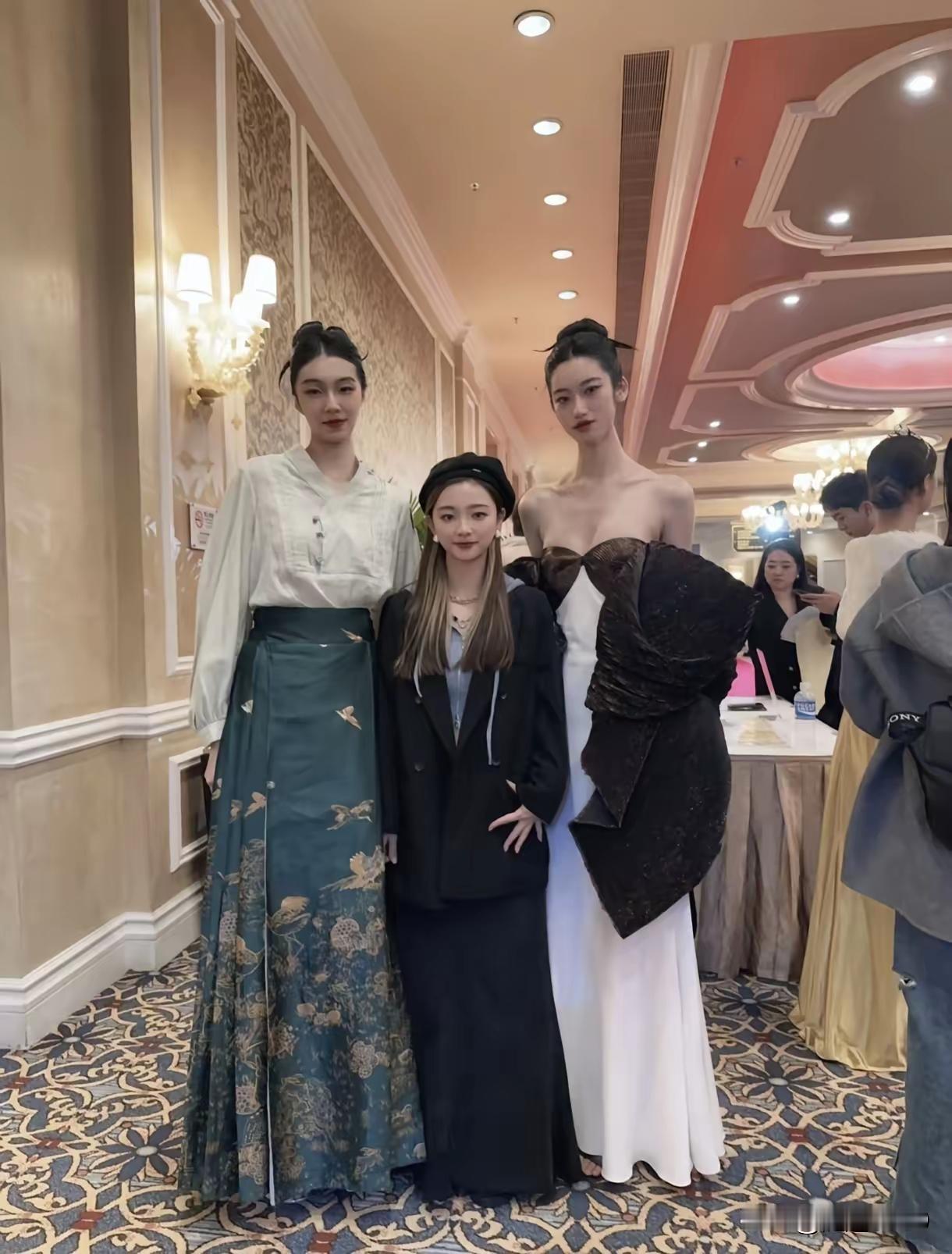 你信吗？一个女孩子即使长得再美，但是如果个子太矮，怎么也不会成为大美女的，