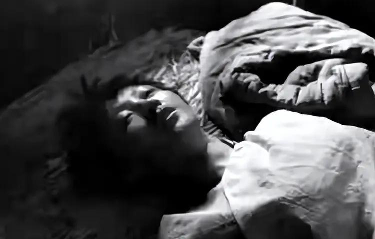 1947年，她绝食22天，狱卒扒下她裤子：不为逼供，只怕她死得体面这事儿听