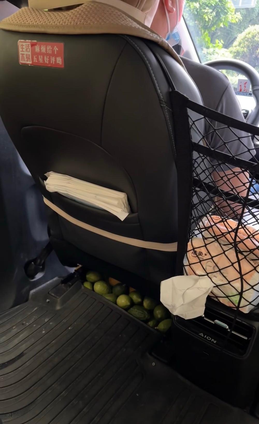 网约车一口价真没必要取消，关键是得把规则说明白。有一次暴雨天叫车，一口价28