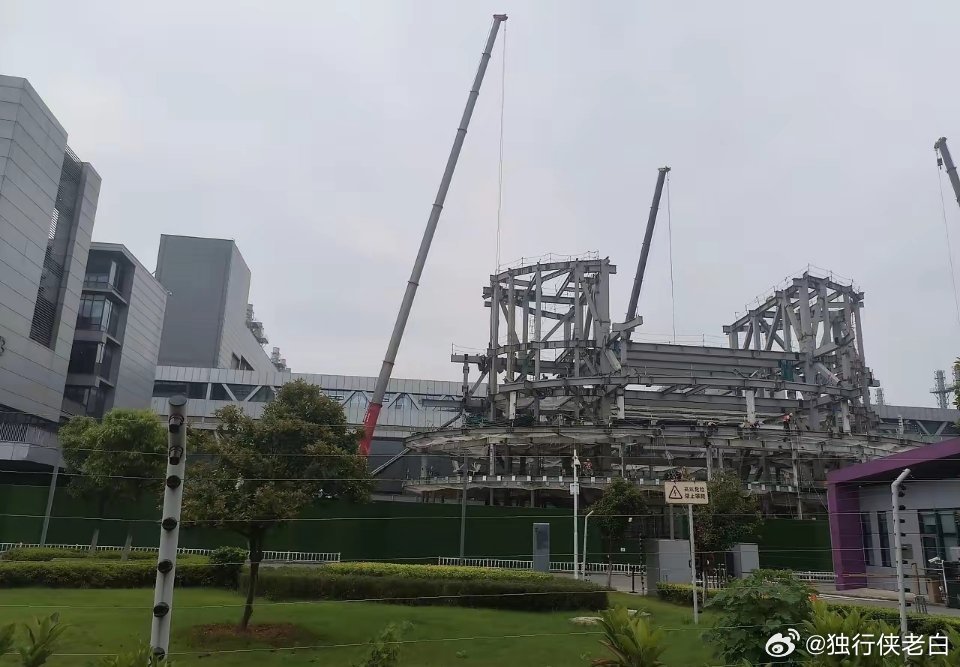 全球第三大闪存龙头，正在扩建中，目前在中国最大的存储芯片公司，因为在IPO期间，