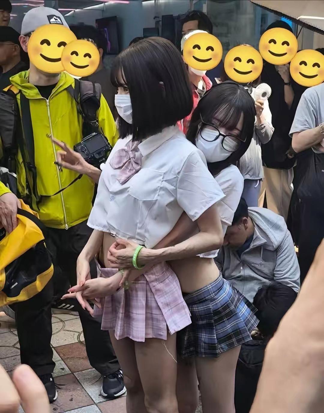 为什么她这么年轻，手上却布满了皱纹​​​
