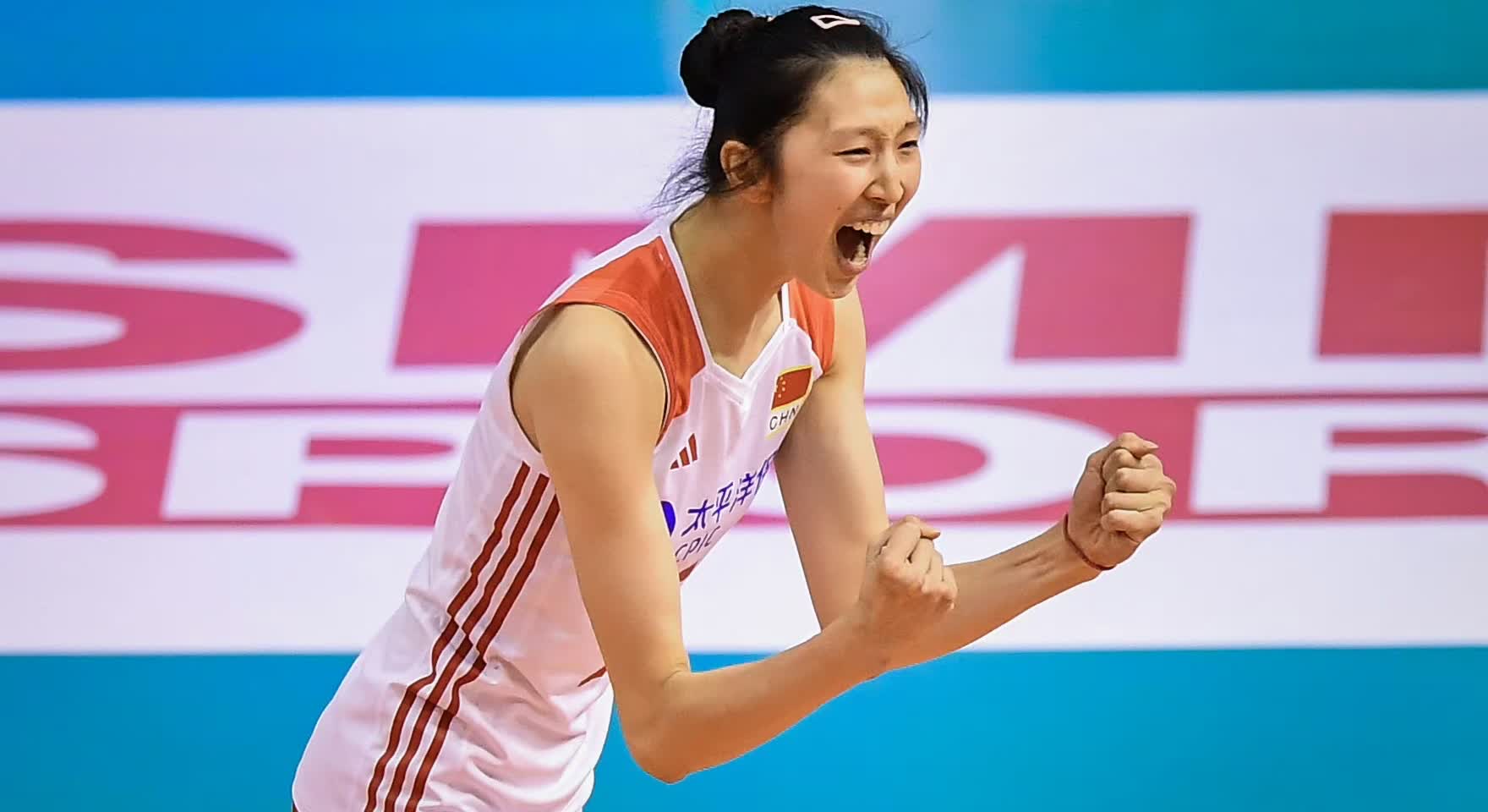 中法友谊赛：吴梦洁进步很大，比肩李盈莹或指日可待。世界女排联赛北京站即将