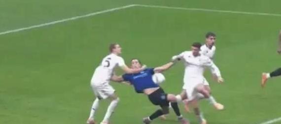 熟悉的节奏,破僵后的国米能踢的更顺溜。在恰尔汗奥卢踢入那粒神仙球之后,卸去压力的