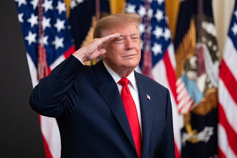 懂王这下是真红温了，对着各方一通搅浑水之后，眼看着2026诺奖赛季结算，和平奖桂