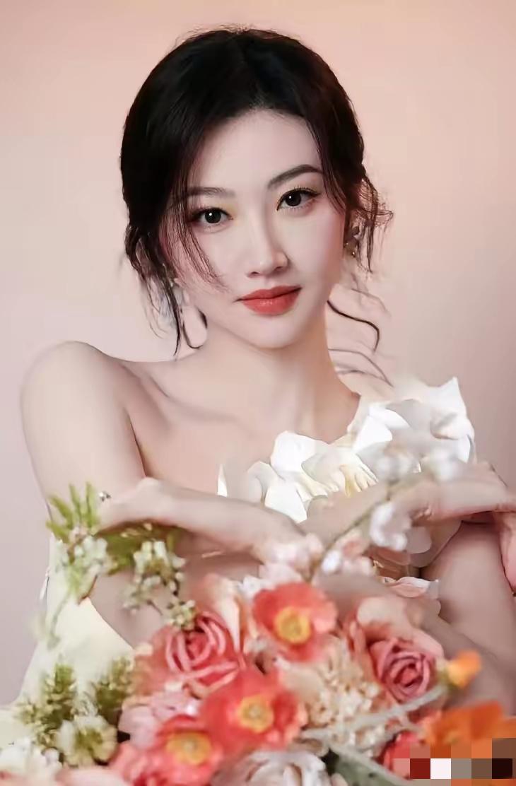 我问我老公：景甜身材一般，为什么男人都喜欢她呢？我老公说了一句话，我脸都红了！他