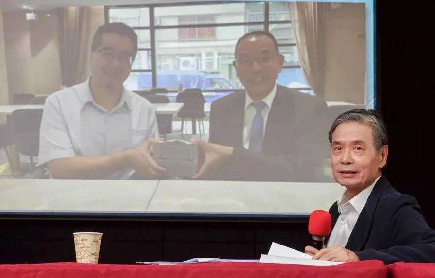 快讯：金溥聪出示重磅证据图，指控萧收钱。金溥聪在会上表示，萧旭岑一再强调自己从