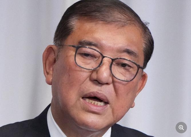 12月8日，中国军机“雷达照射”日本战机一事，石破茂站出来表态了，他批评高市早苗