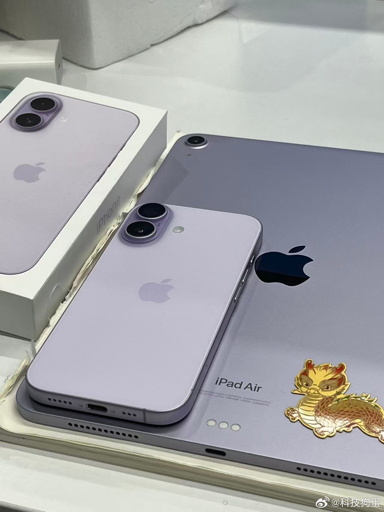 今年的iPhone加量不加价，对比之前的基础款高刷、内部都有很大提升，我很多苹