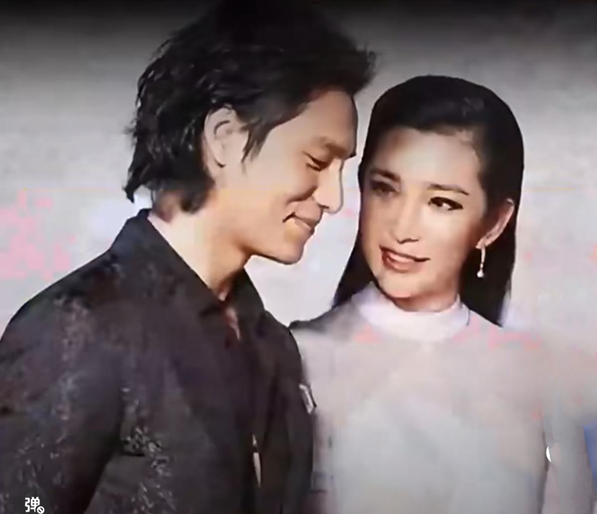 很多人知道李冰冰有一段时间很喜欢陈坤，那是2015年的某一天，在电影宣传现场，李