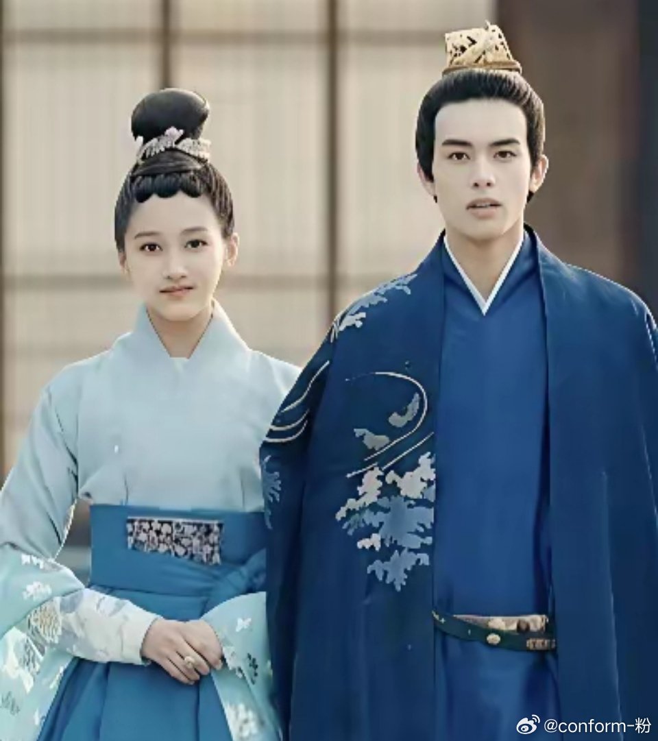 于丫头终于承认了，他对不起《凤求凰》的所有主演，也坦诚表示他的确加戏了。他把原因