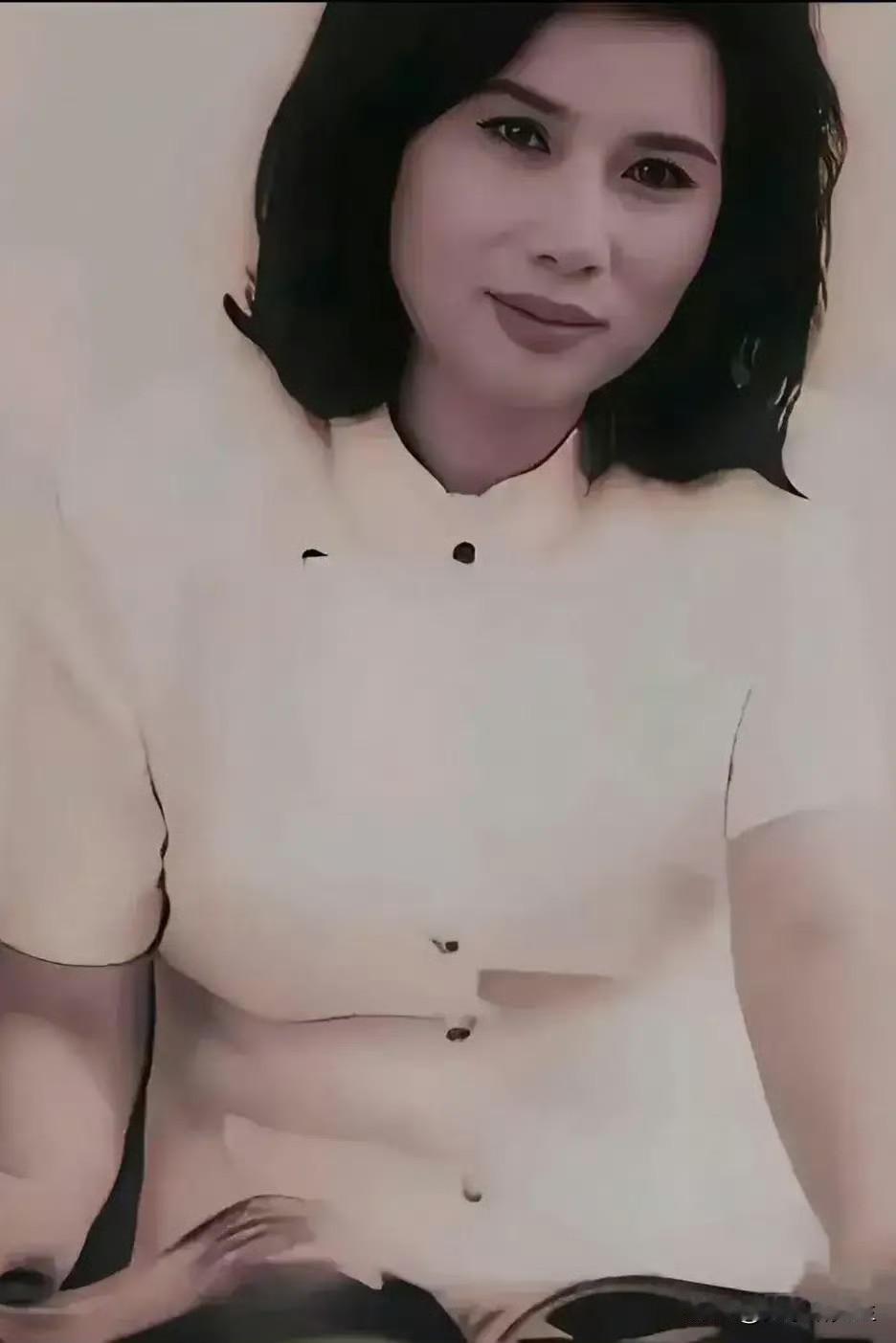 一位在格力干了十几年的老师傅饭后聊起：董总办公室的灯，熄得比加班最晚的工人还