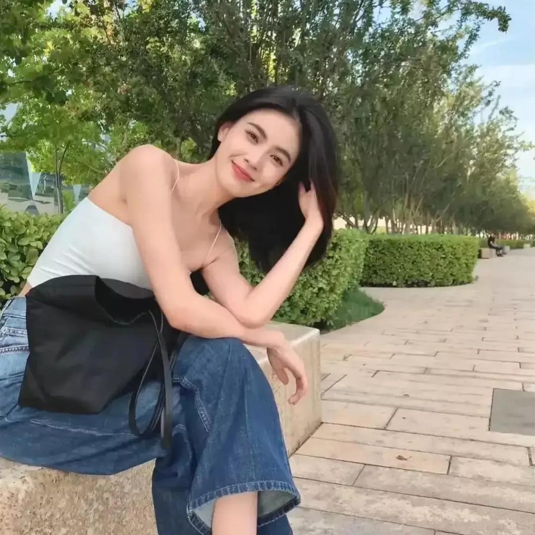 阳光下的悠闲时光，轻松自在！秋日清新照秋日小憩照自然漫步时光夏日的慵懒时光