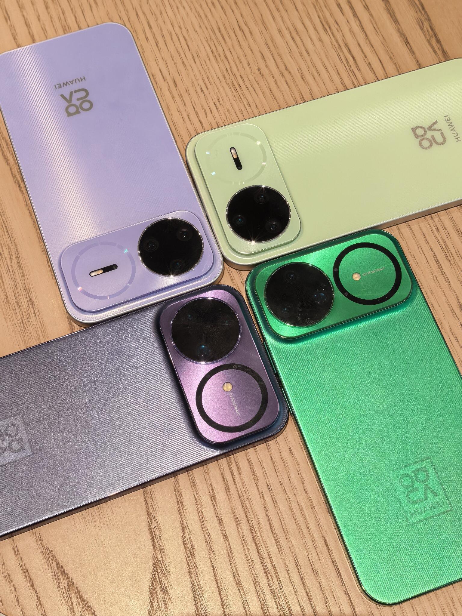 这一代nova15的质感确实不错用的和Mate80类似的全直屏设计，单手握持感舒