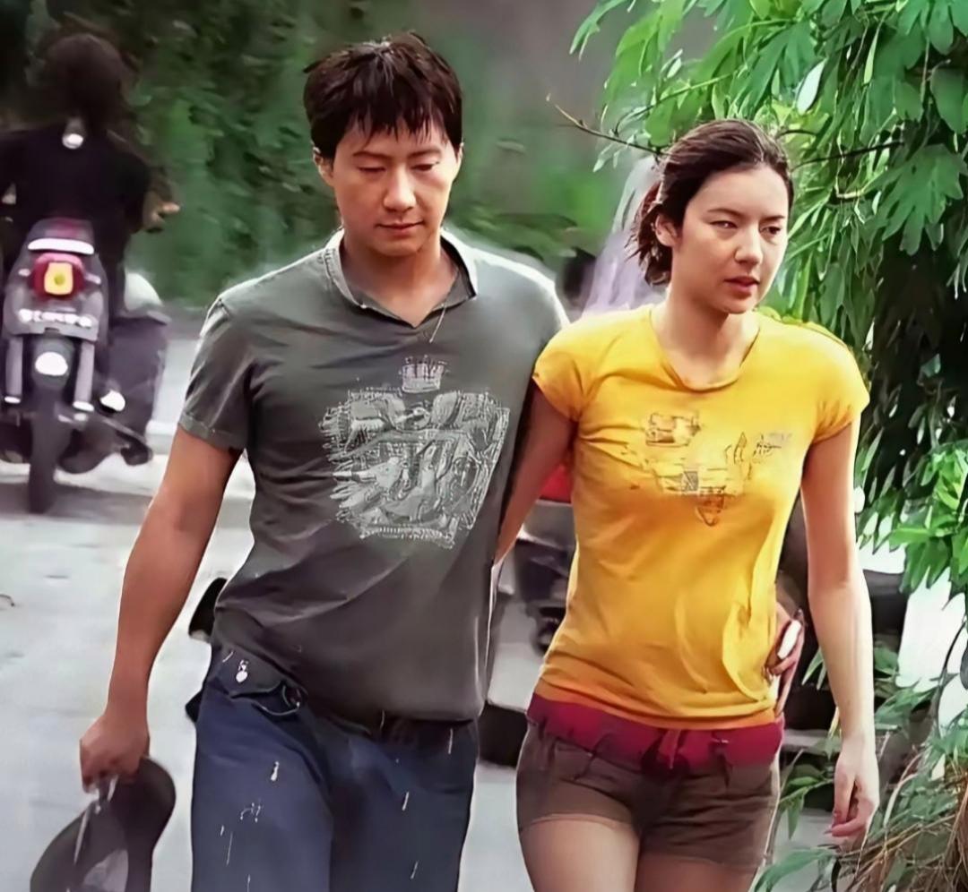 黎明不是不婚，只是不和你婚。他藏了舒淇7年，却用7.5亿高调娶了“翻版舒淇”。