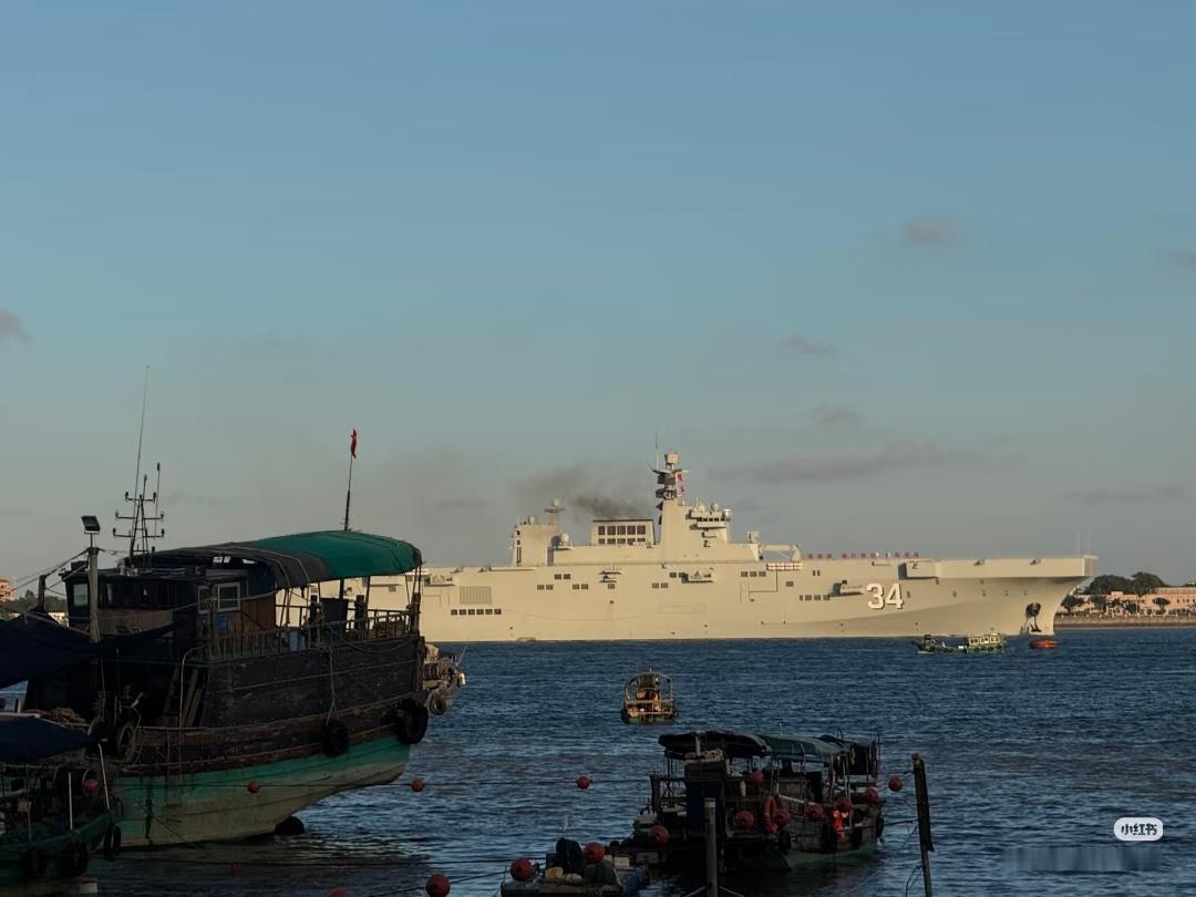 国庆节看见湖北舰啦图源见水印​​​