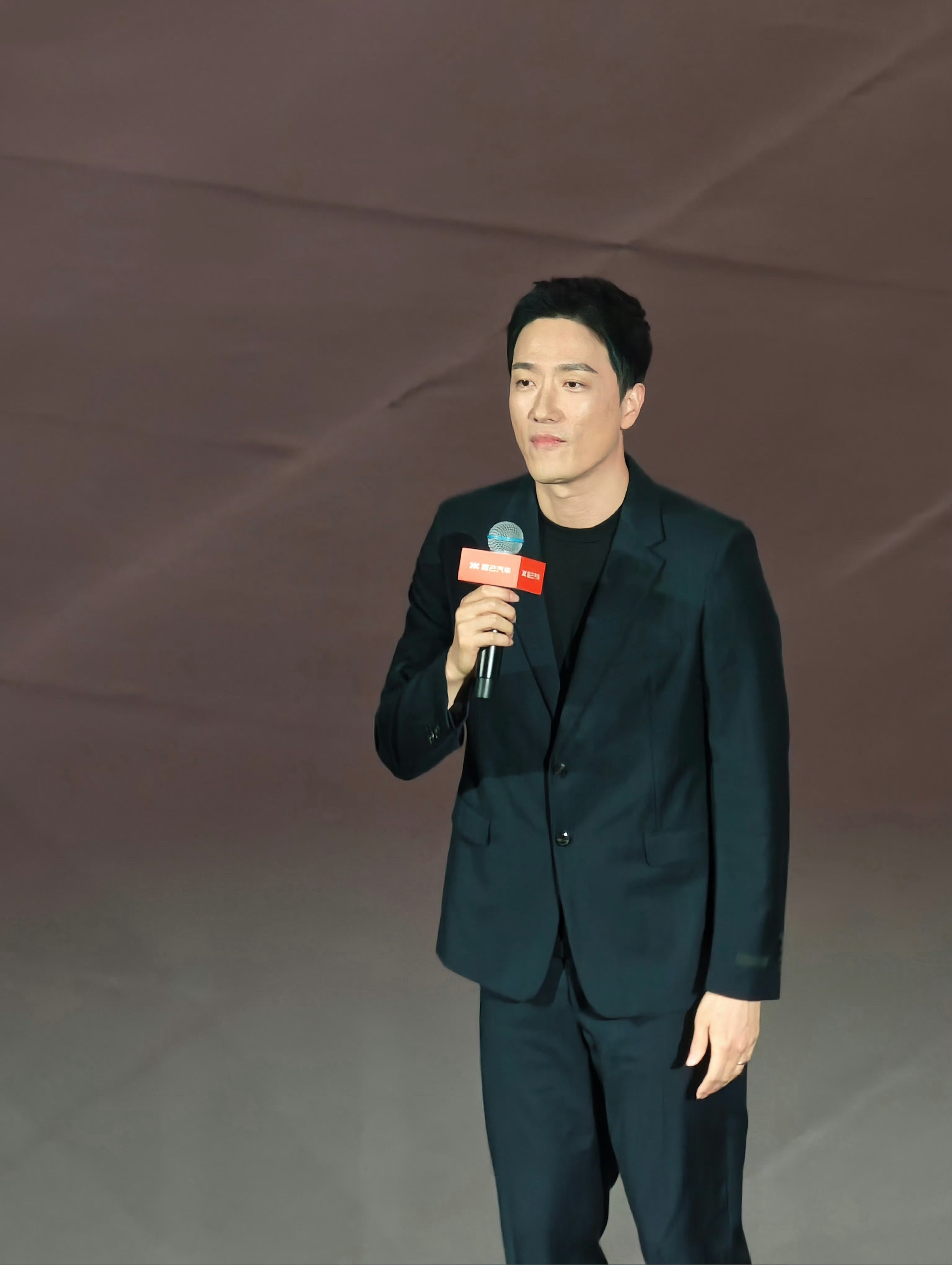 刘翔，作为智己品牌代言人，不管是从地域、气质来说，都很贴切。智己LS8目前已经