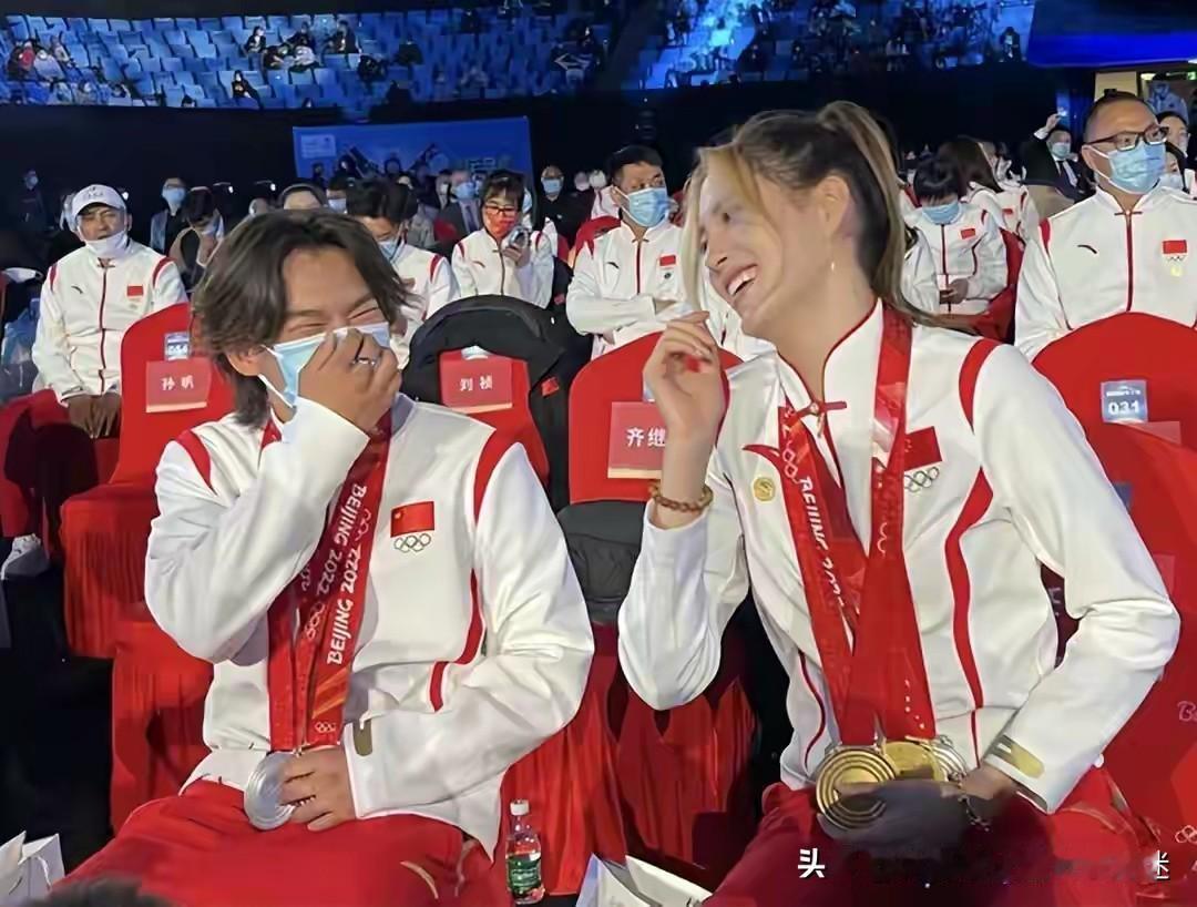 苏翊鸣的女友虽然漂亮，但是个人感觉如果能把谷爱凌追到手才是最好的基因。