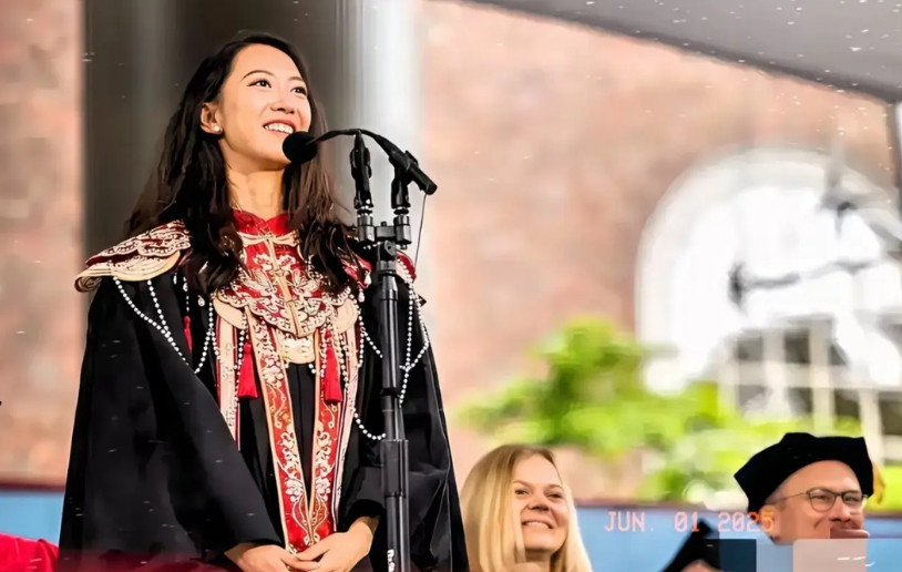 我不关注蒋融雨同学的英语发音准不准；也不评价她演讲内容是华而不实的假大空还是励志