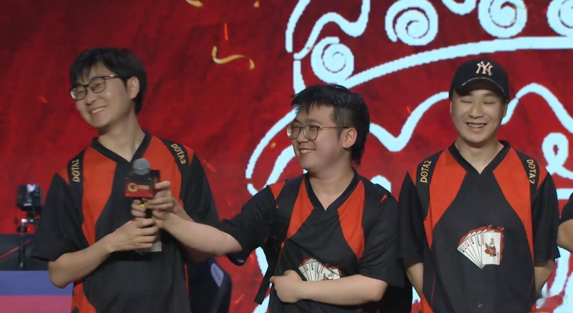 Emo给雕哥生日祝福：明天带雕哥赢回来！还是那句话，给雕哥跪下！Dota2不朽杯