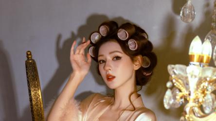 34岁生日写真！张予曦慵懒松弛包租婆风美出新高度