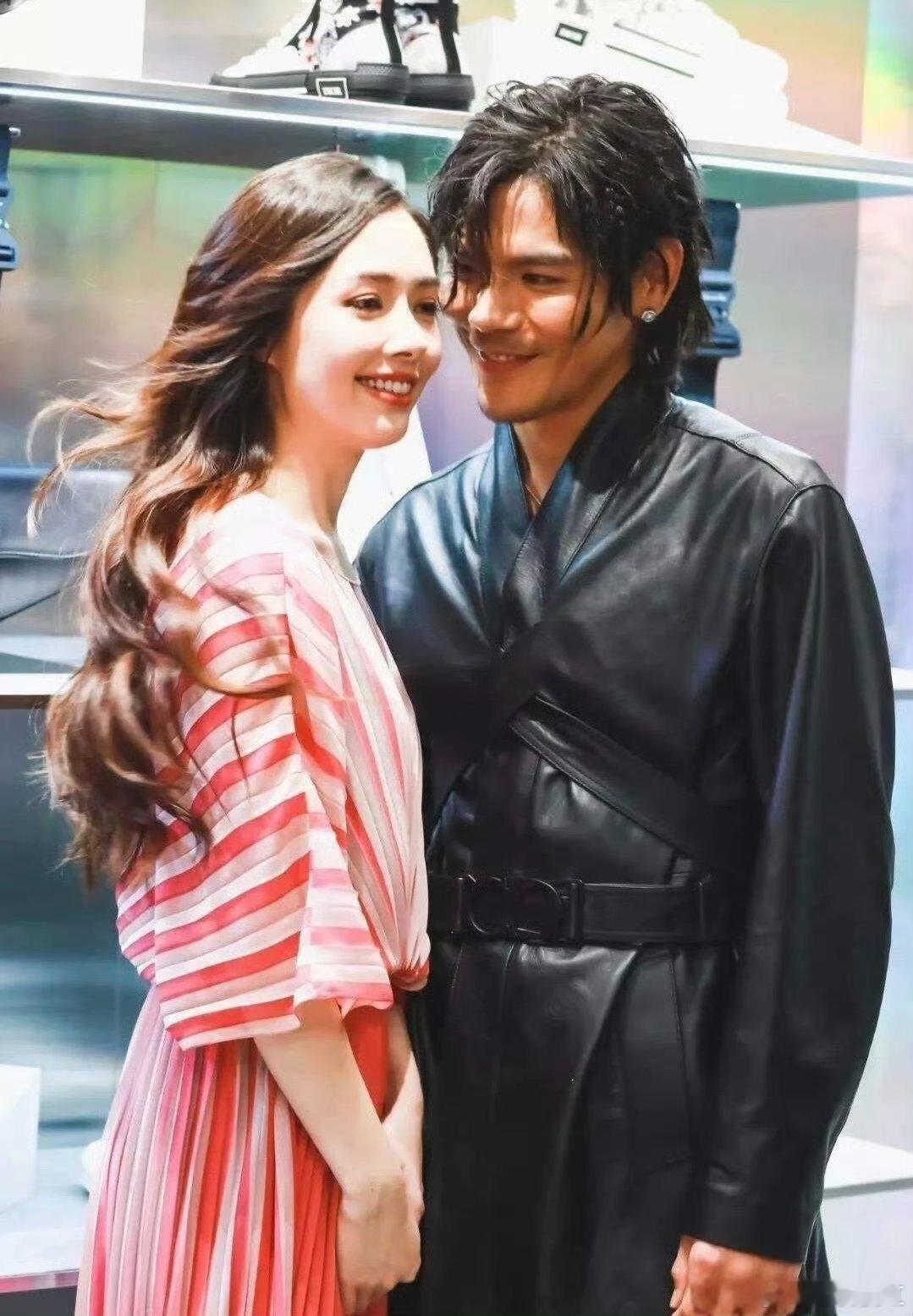 向佐郭碧婷是个很有主见的人面对镜头从不刻意迎合，谈及家庭边界时态度明确，郭碧婷