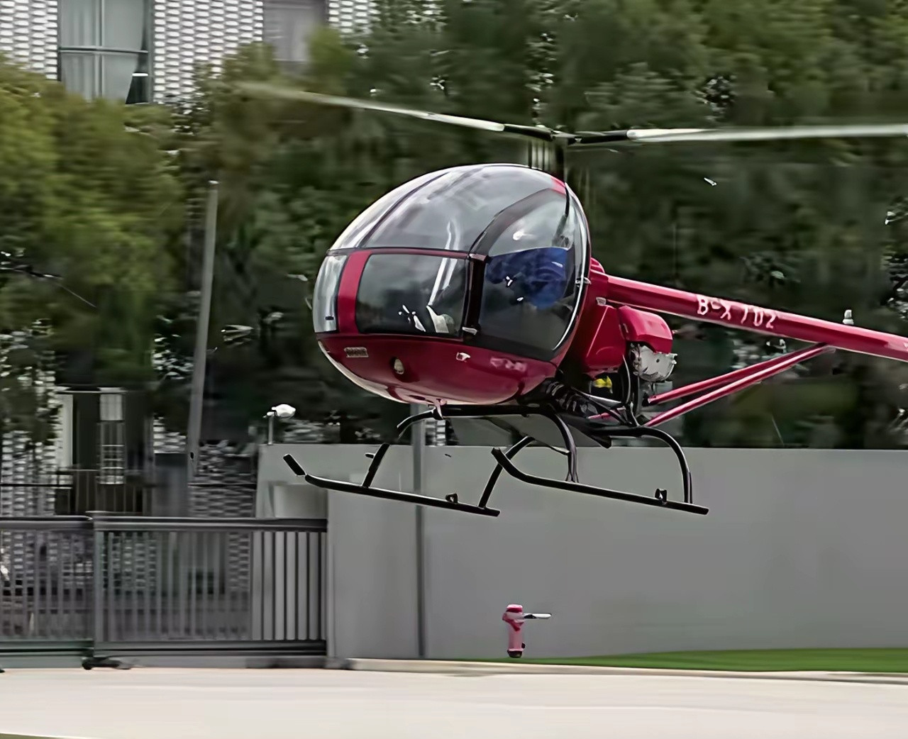 这就是牙哥的飞机生产车间。牙哥主要生产越野固定翼飞机、轻型运动直升机、飞行卡丁车