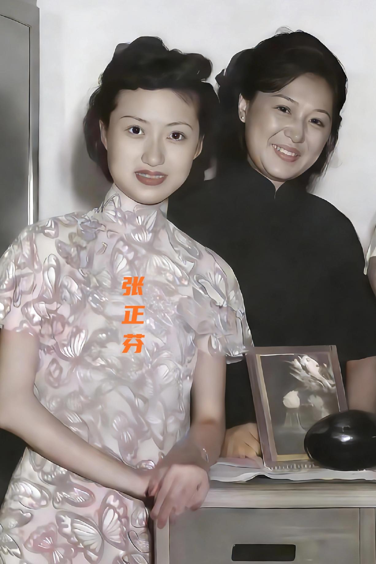 50年代，庾澄庆的妈妈张正芬，一张罕见的留影，当时的她才二十多岁，穿着旗袍，一颦