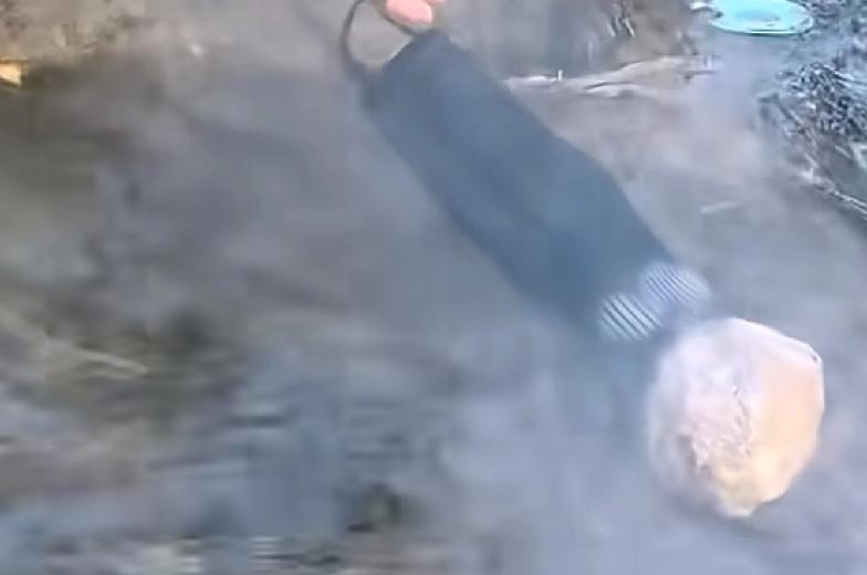 头一次听说马路上可以煮鸡蛋的事情福建省福州市仓山区，有一处温泉水管发生了开裂，