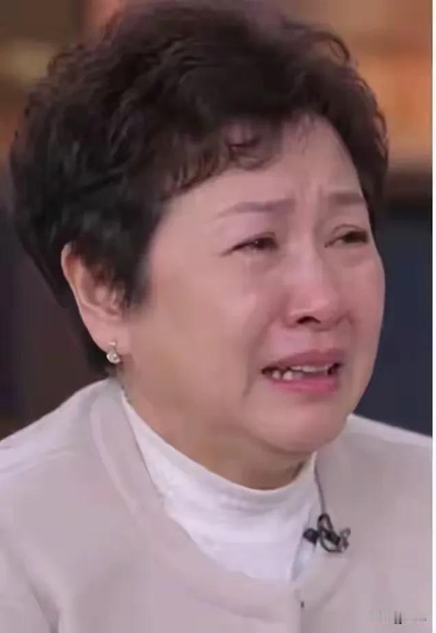可怜之人必有可恨之处！看到邹市明如今的处境，人们不禁叹息：出身寒门，父母倾尽