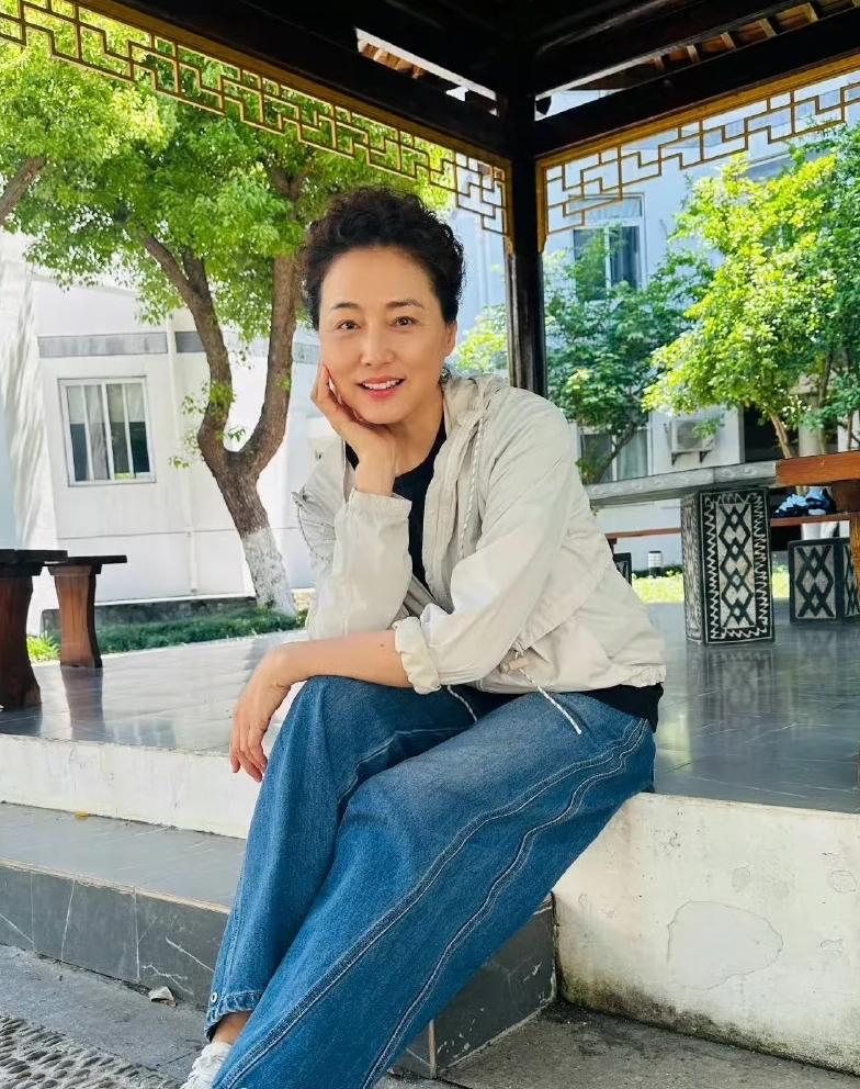 张延放着好日子不过要离婚？我妈一句话点透：那不是傻，是清醒前阵子刷到张延离婚