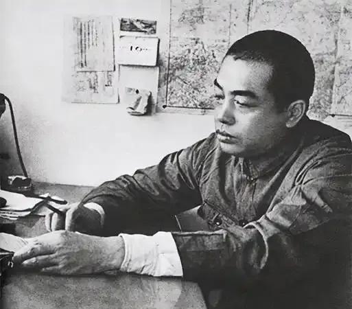 确切的说，彭老总是抗美援朝的第三人选。在1950年七月份，毛主席就任命粟裕为东