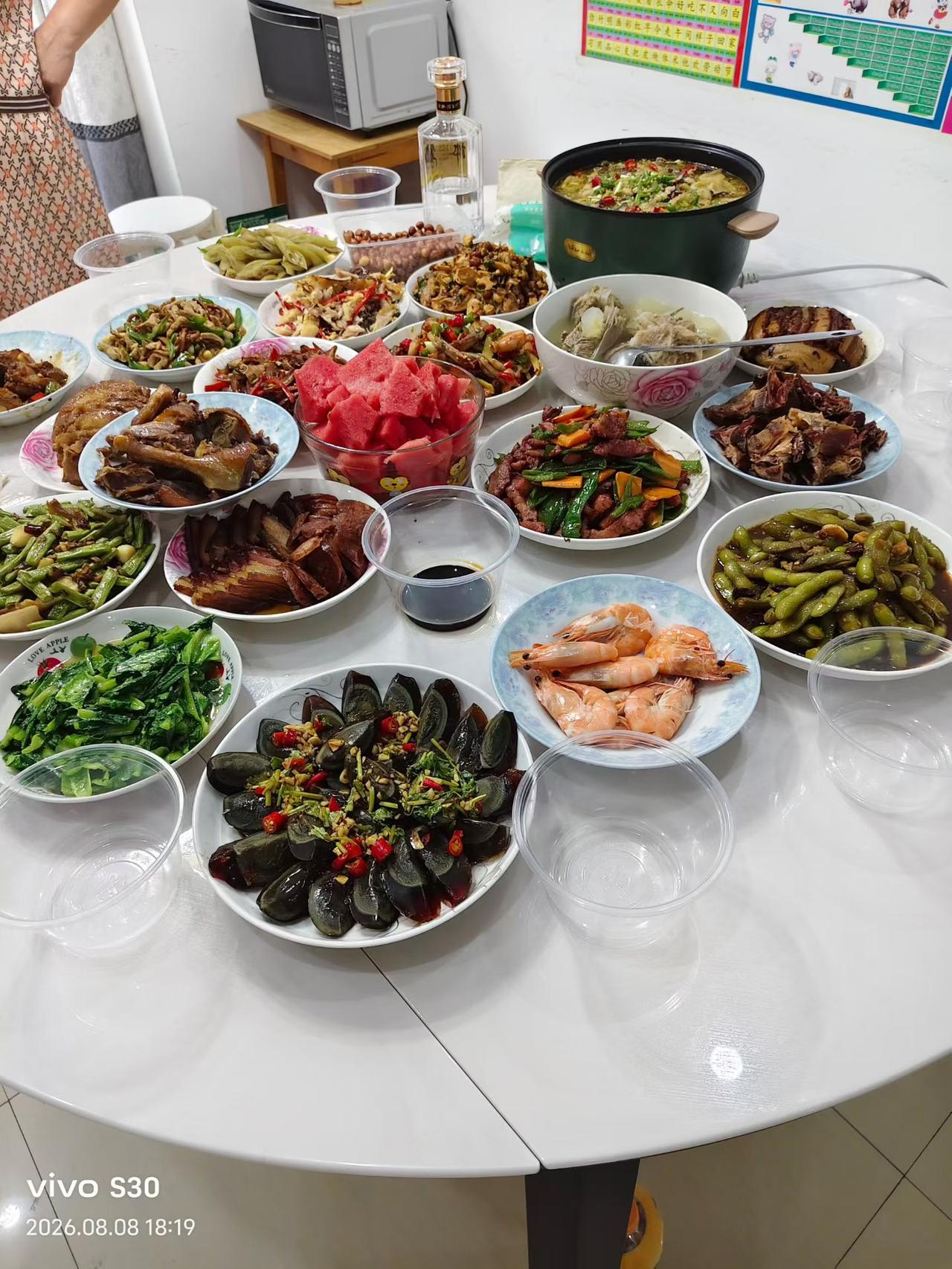 吴大妈才去儿子家住上一个月，就累到腰椎复发住院了。儿媳怀孕之后，妊娠反应比较