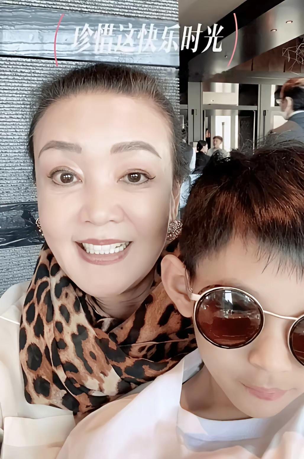 张兰万万想不到，自己的孙子会对自己做出这种事。她在直播的时候，有很多黑粉，说