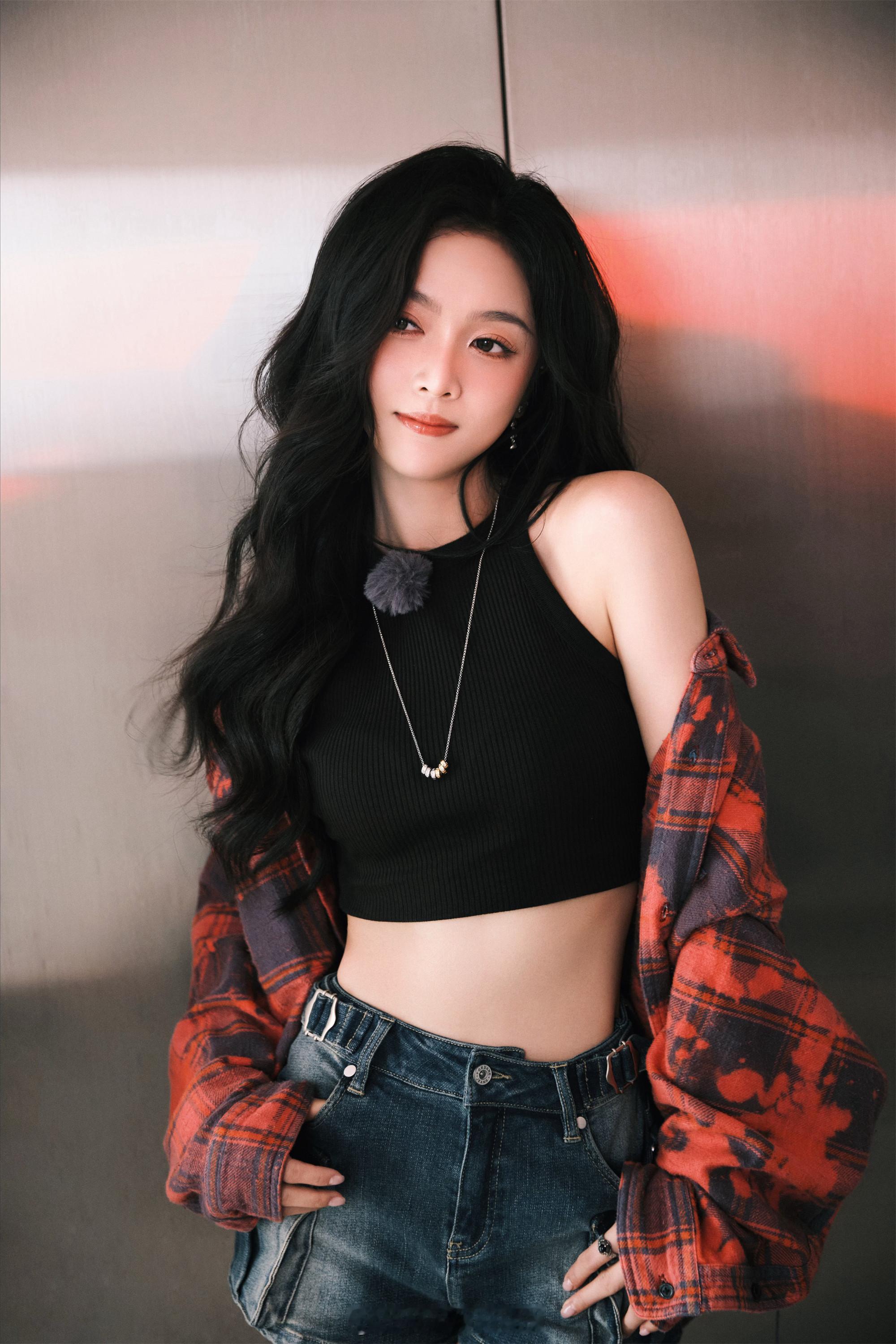 吴宣仪酷感少女​​​