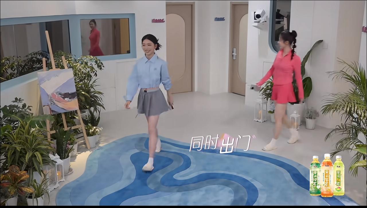 心动8:三人的世界有点挤。这也太热闹了吧。这都敢演，还真没有剧本的。在发放