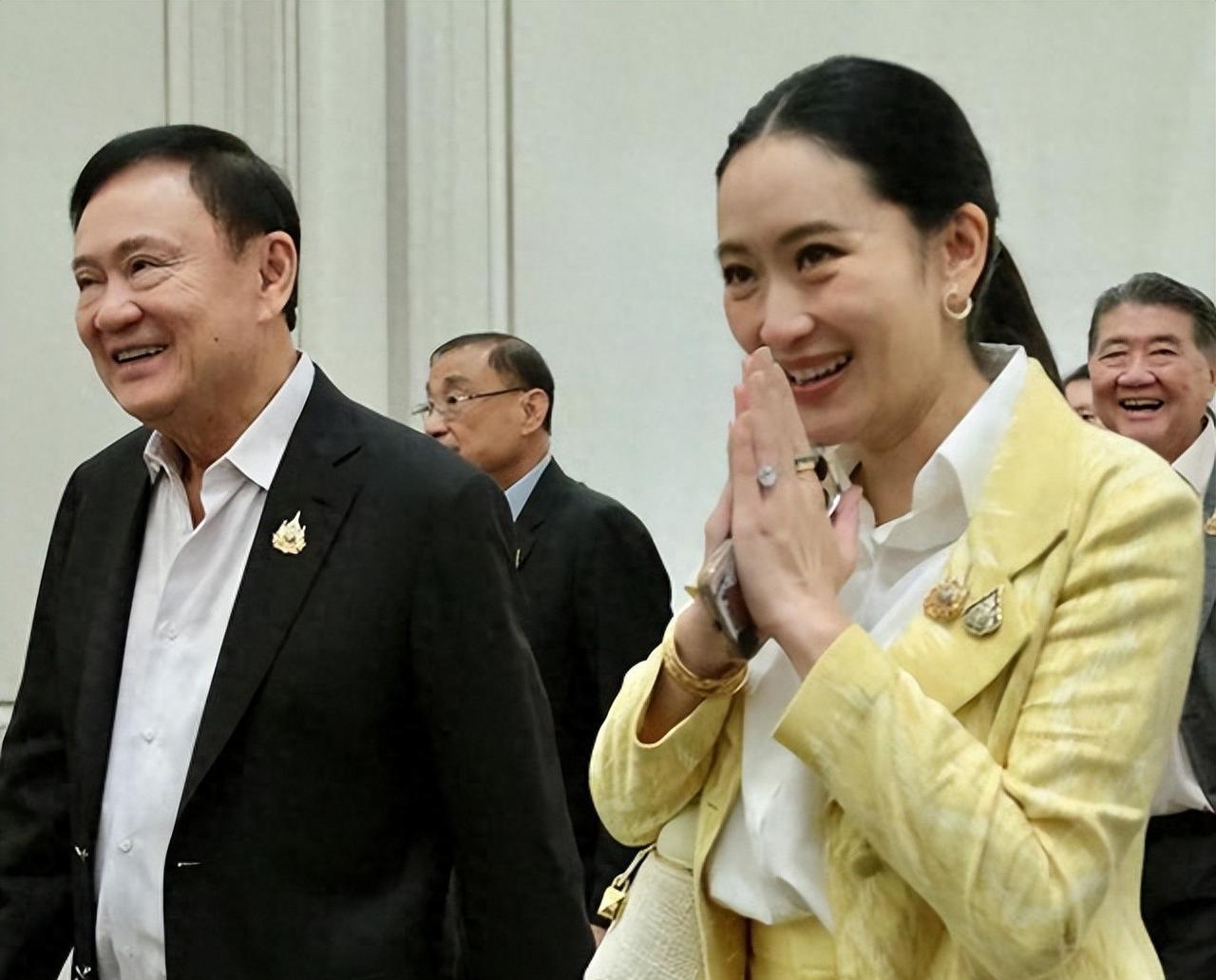 他信兑现承诺！8日，他信透过网页发布声明，称其私人飞机从迪拜飞往新加坡，目前已