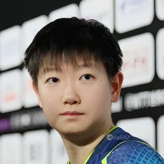 刚看完孙颖莎和朱芊曦的比赛，给我的感觉是朱芊曦吸取了大滕莎月战胜王曼昱的战术，经