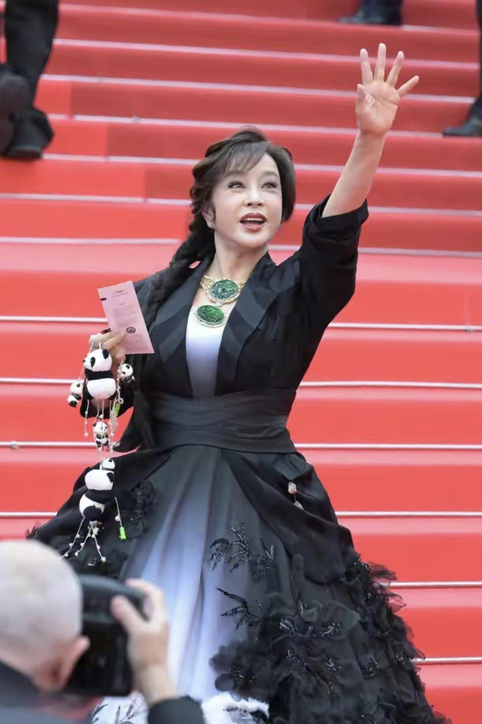 经历了4段婚姻的刘晓庆，用自己的经历给全天下所有女人上了一课！你可以结1次婚