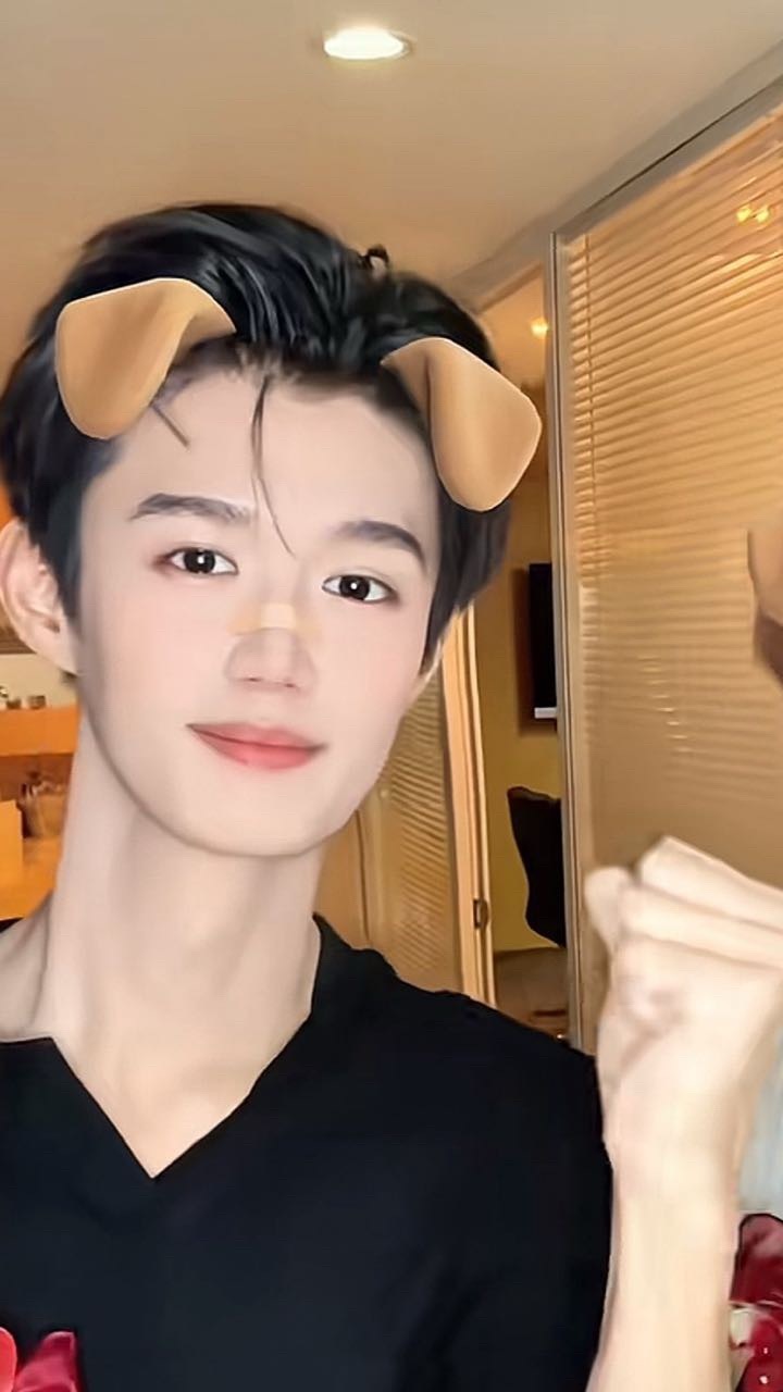 ：奶奶奶奶，我来找你玩了：嗯嗯好孩子，滚一边玩去吧​​​