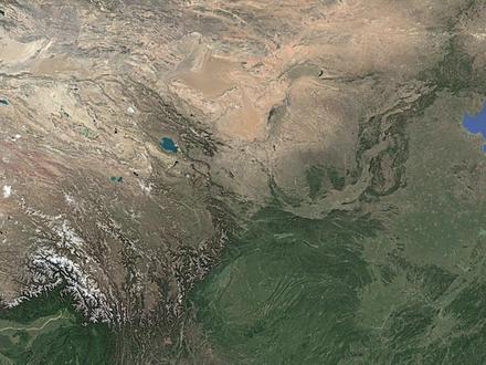 2025年，我们从俄罗斯进口了哪些商品？又出口了哪些产品？