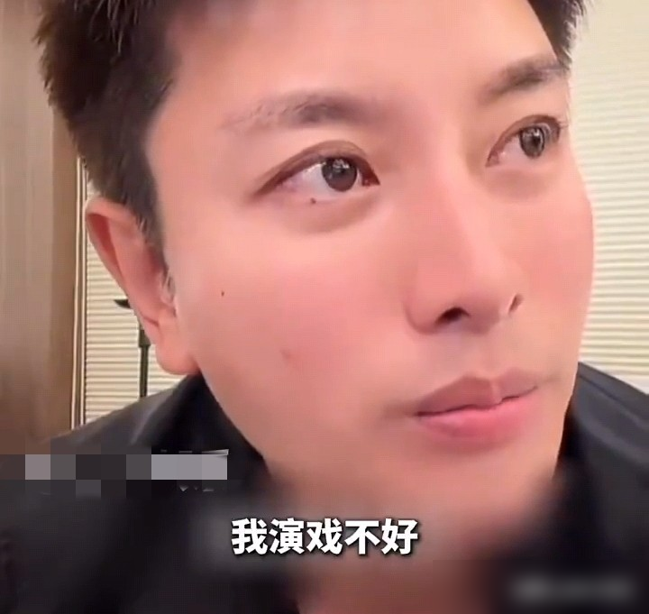 贾乃亮一句话，扯下了娱乐圈最后一块遮羞布。他直播时突然坦白，不是不想演戏，是真没人找他拍了，一脸无奈