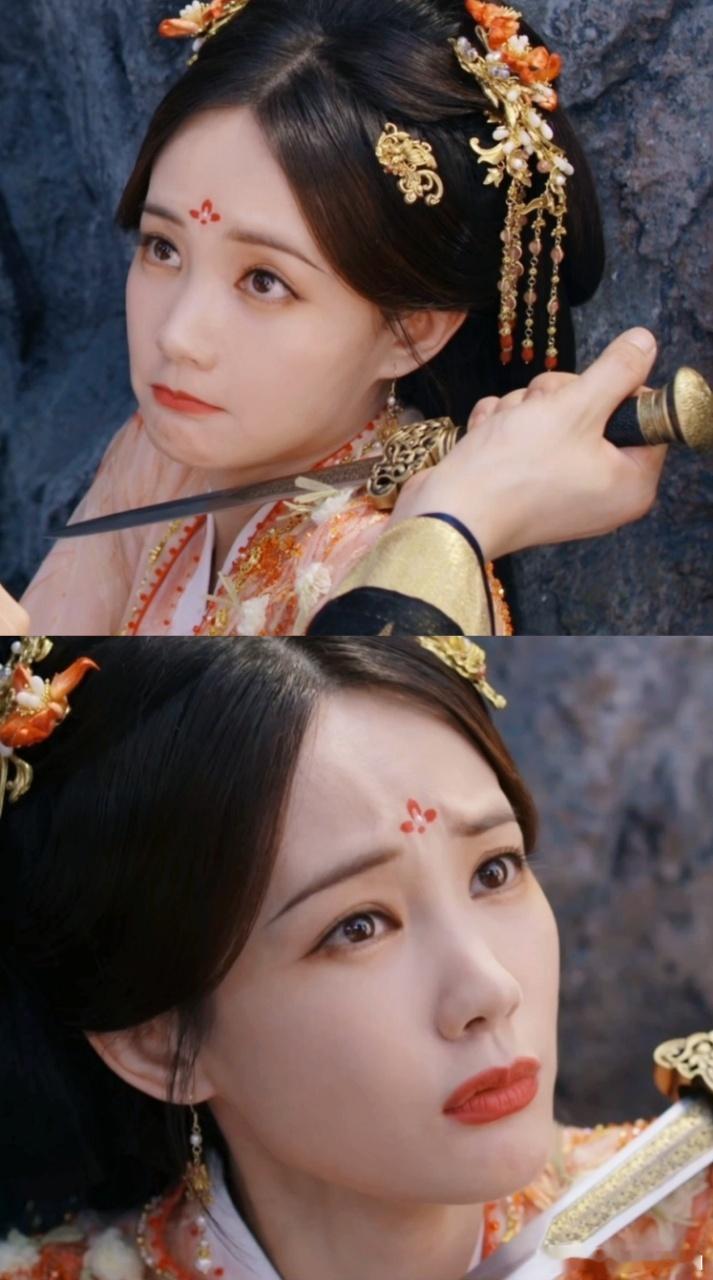 编剧挖的坑只能李一桐自己填《书卷一梦》里，编剧挖的坑全砸宋一梦头上了！穿书后，