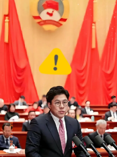 家发现没现在全网最慌的应该是霍启刚了，原因很简单，近几日，网络上出现了一个问